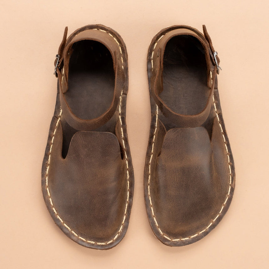 Barfußsandalen mit geschlossener Zehenpartie in Kaffeebraun