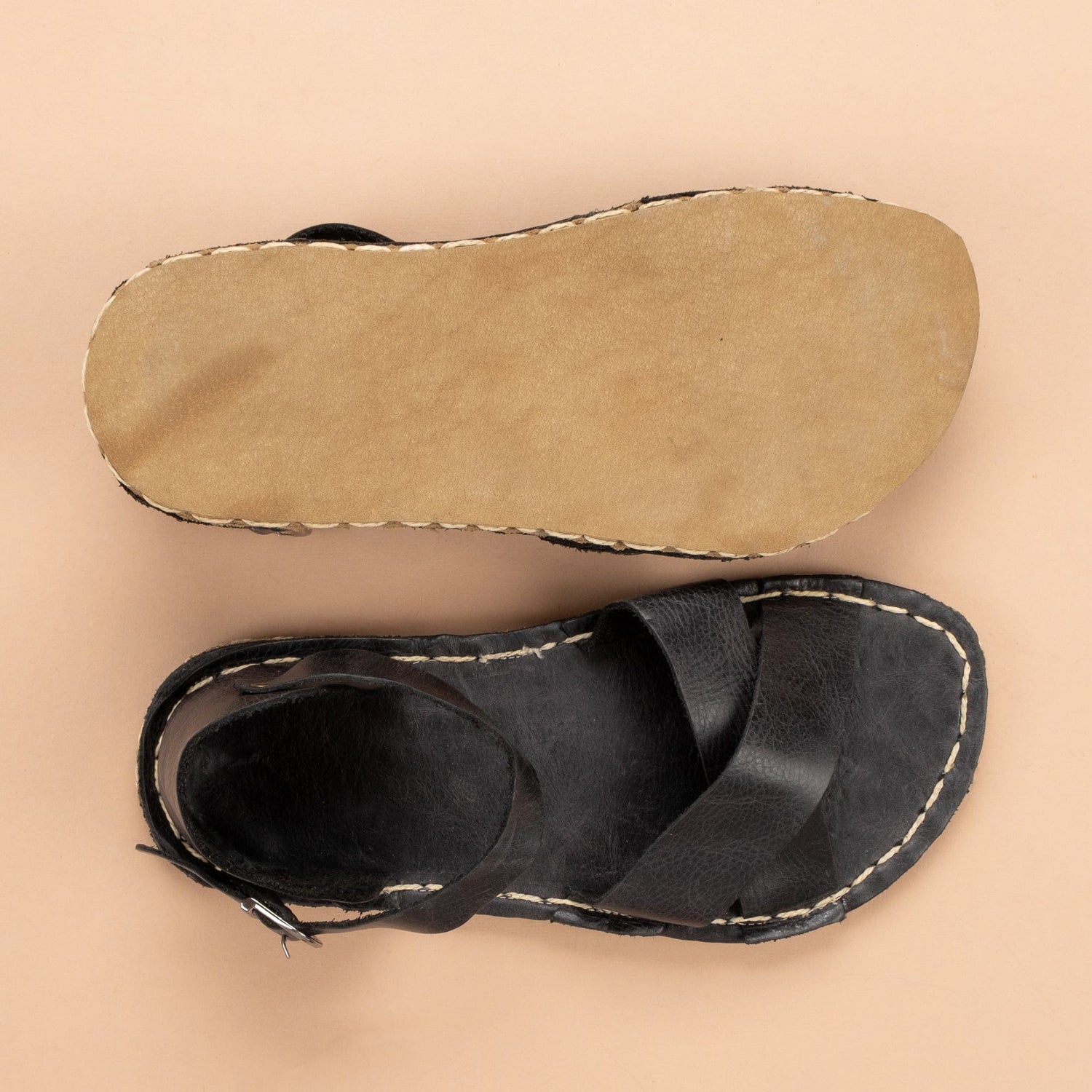 Schwarze, überkreuzte Barfußsandalen