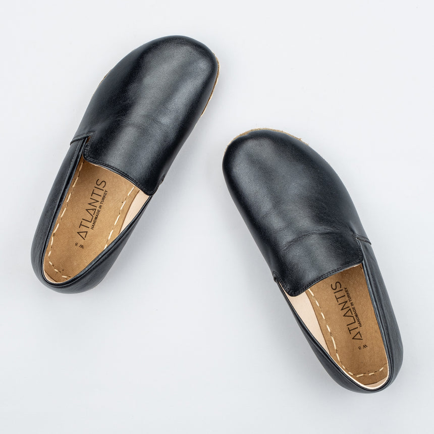 Women's Black Minimalists