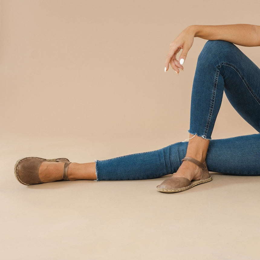 Braune natürliche Barfußsandalen