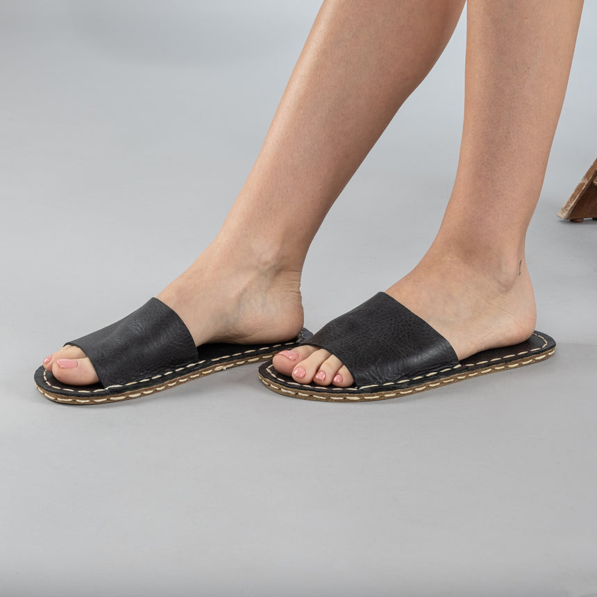 Schwarze Barfuß-Slide-Sandale