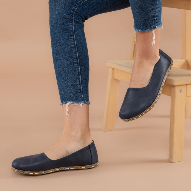 Blaue Barfuß-Ballerinas