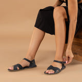 Blaue Criss-Cross-Barfußsandalen