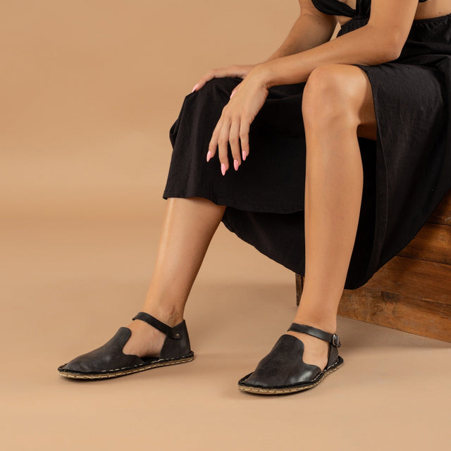 Schwarze Barfußsandalen mit geschlossener Zehenpartie