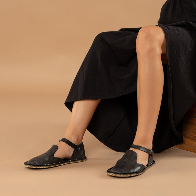 Schwarze Barfußsandalen mit geschlossener Zehenpartie