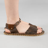Kaffeebraune Barfußsandalen mit offener Spitze