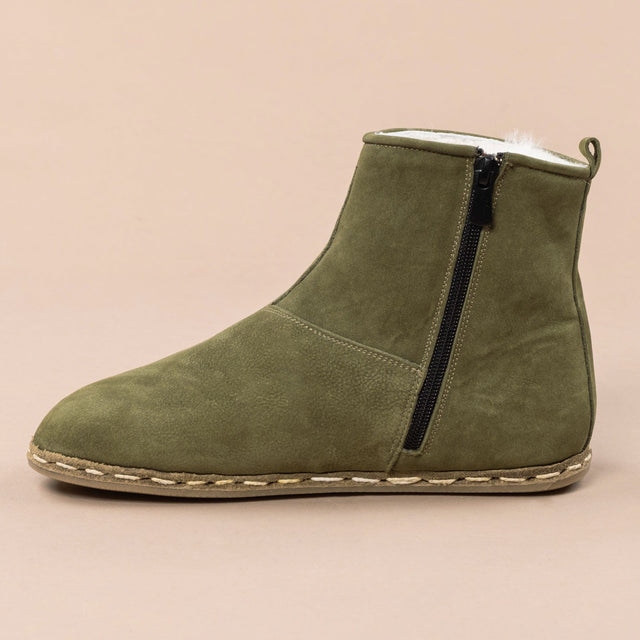 Olivfarbene Barfußstiefel für Damen mit Fell