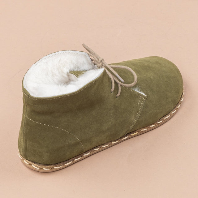 Olivgrüne Barfuß-Oxford-Stiefel für Herren mit Fell