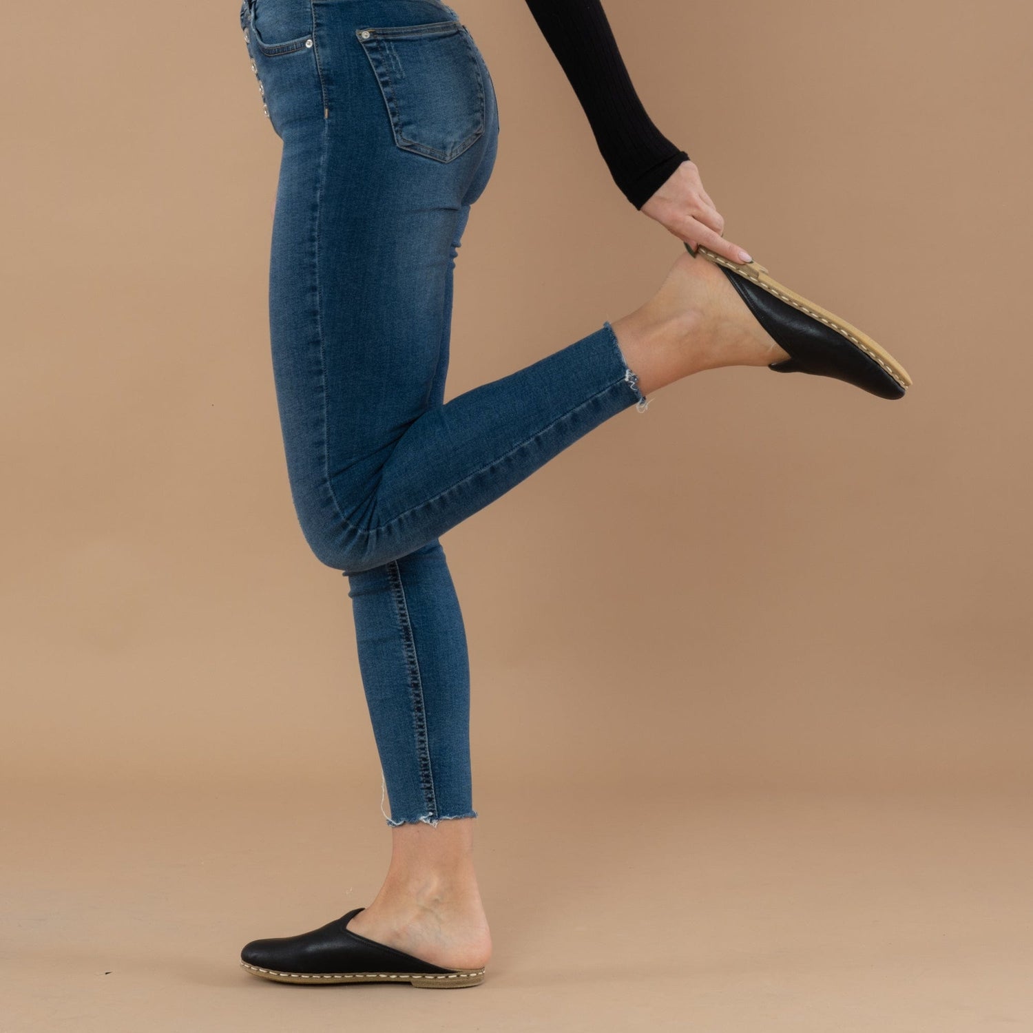 Yemeni Kadın Siyah Kürklü Terlik